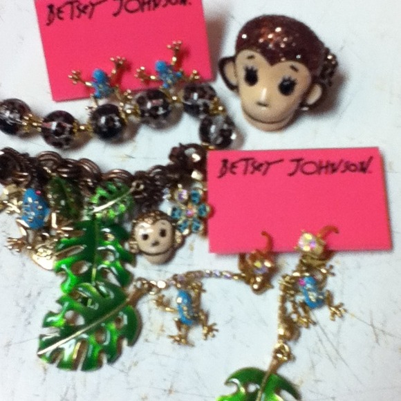 Monkey head Ring - Picture 2 of 2