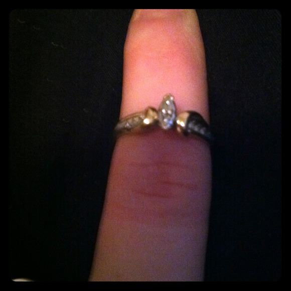 Sold!! 10k gold ring size 6 @pas