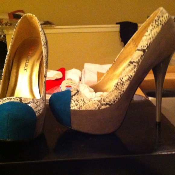 REDUCED!!! Pair BNIB Just Fab shoes