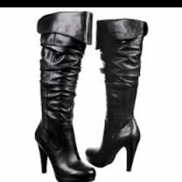 Jessica Simpson "Anne" boot