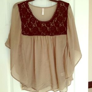 Sz L taupe floaty top with black lace!