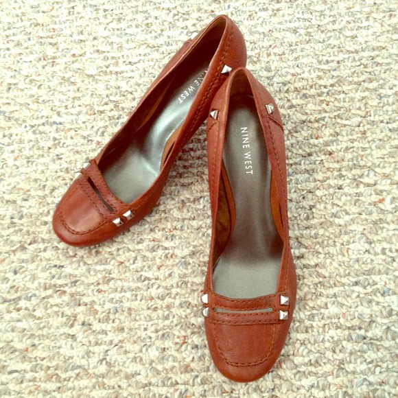 Reduced! Nine West brown dressy shoes size 9 m