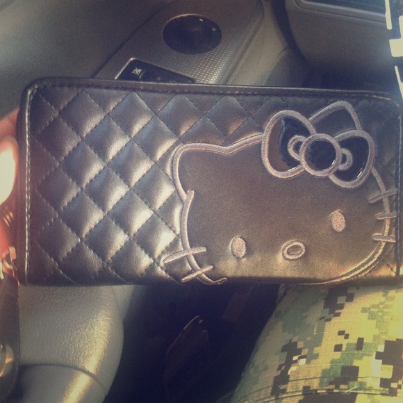 Hello Kitty wallet!!