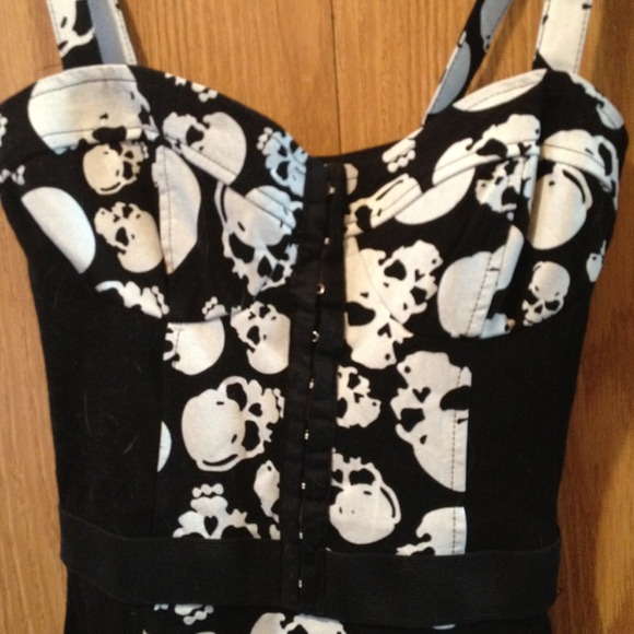 ❤Sold Bundled❤skull dress - Picture 2 of 3