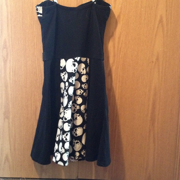 ❤Sold Bundled❤skull dress - Picture 3 of 3