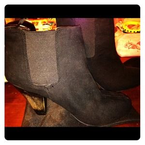 Forever 21 slide on booties! Size 8 1/2
