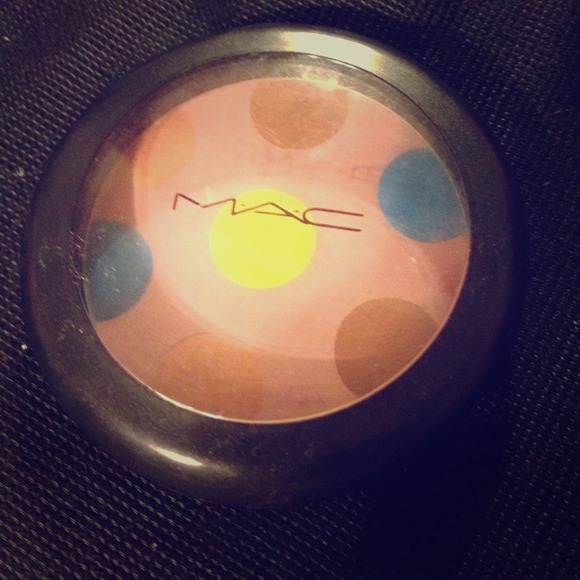 M.A.C face powder/eyeshadow