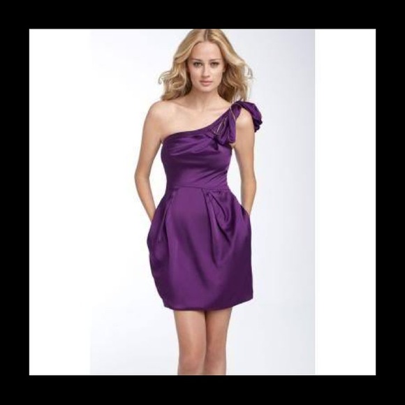 BCBGMaxAzria Dresses & Skirts - BCBG Max AZRIA Red Party Dress S-0. Retail $248