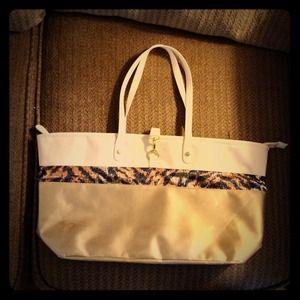 📦SOLD📦Cream And gold colored tote.