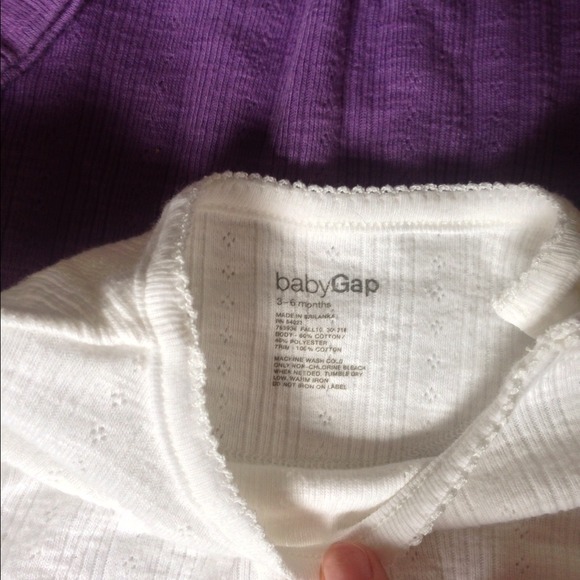 🚫SOLD🚫NWOT Baby Gap set of 3 bodysuits - Picture 2 of 4