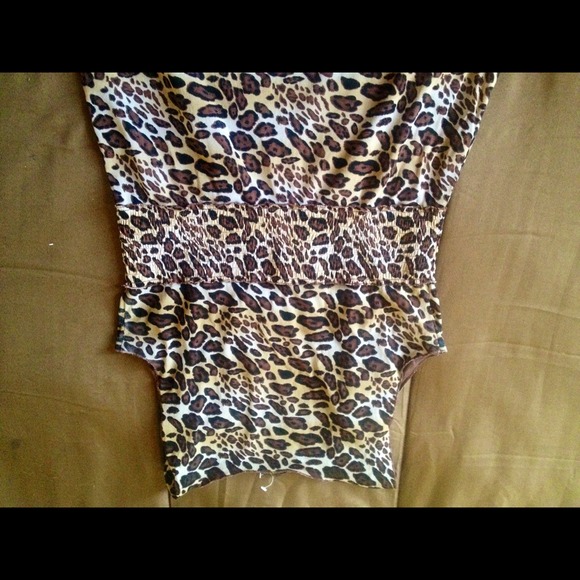 SOLD Dress - Picture 3 of 4