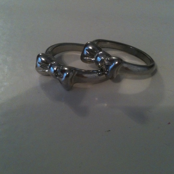 Silver Bow Ring Pair