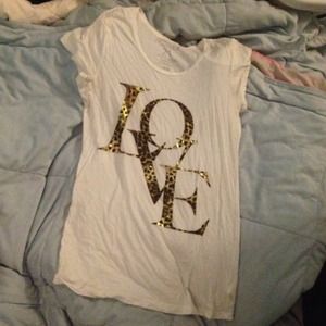 LOVE graphic t-shirt