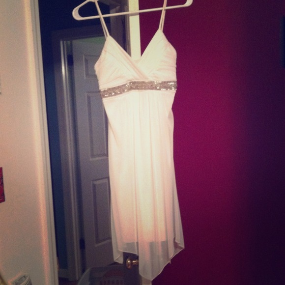 Greek goddess like dress white simple and pretty