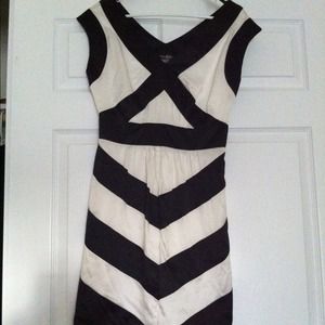Black and white dress size 4 reduced price!!!!