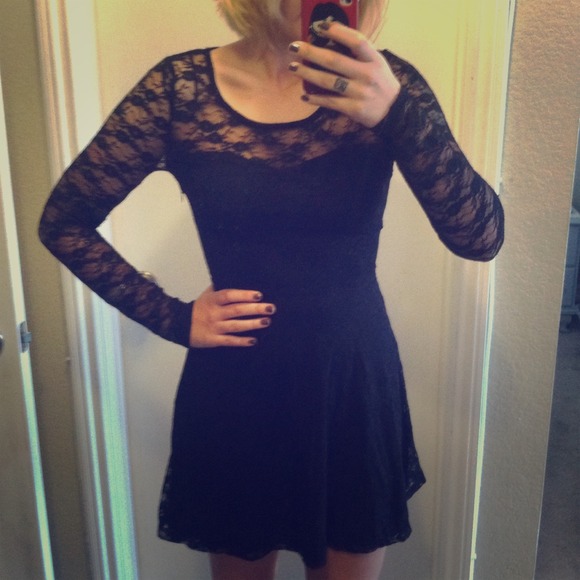 Forever 21 Dresses & Skirts - Lace skater dress