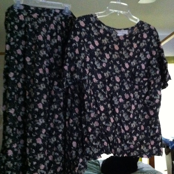 2 piece skirt and matching top.  Size 18-20