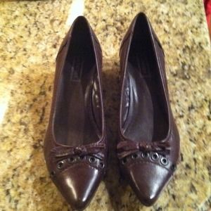 REDUCED!! Cute Brown Heels