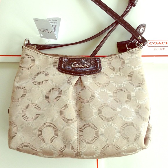 😎 Just REDUCED! AUTHENTIC COACH Ashley Swingpack