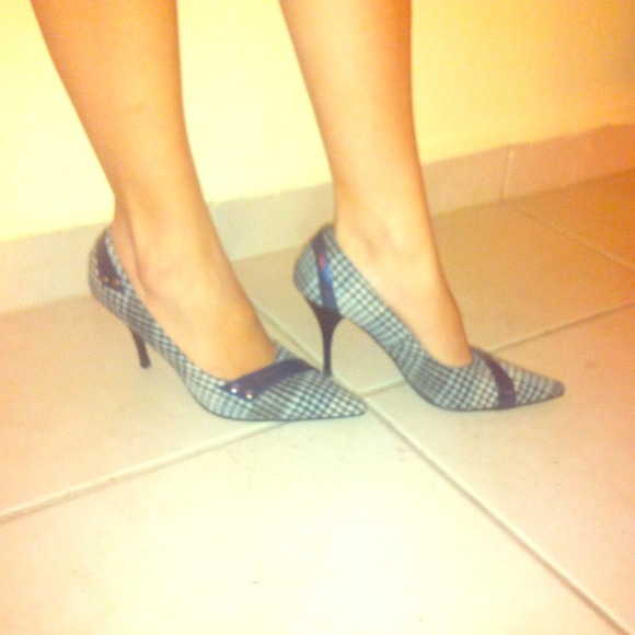 Naughty Monkey . Size 8