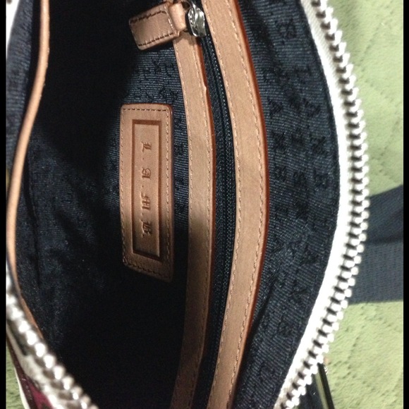 SOLD!!!!! NWT L.a.m.b. Cherry Blossom cross body - Picture 4 of 4