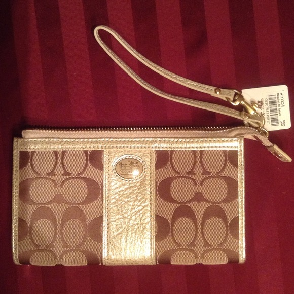 NWT Coach signature wallet tan/khaki retail $98 - Picture 2 of 2