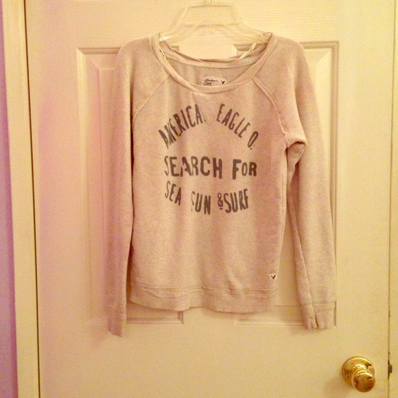 American Eagle Sweater!