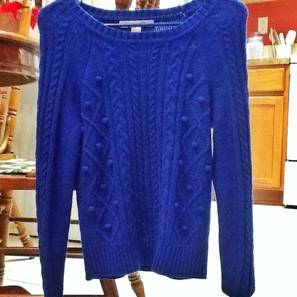 SOLD!!!!!! Gorgeous Blue Knit Sweater