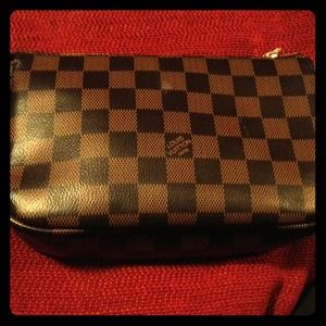 Louis Vuitton small makeup!wallet-keys bag