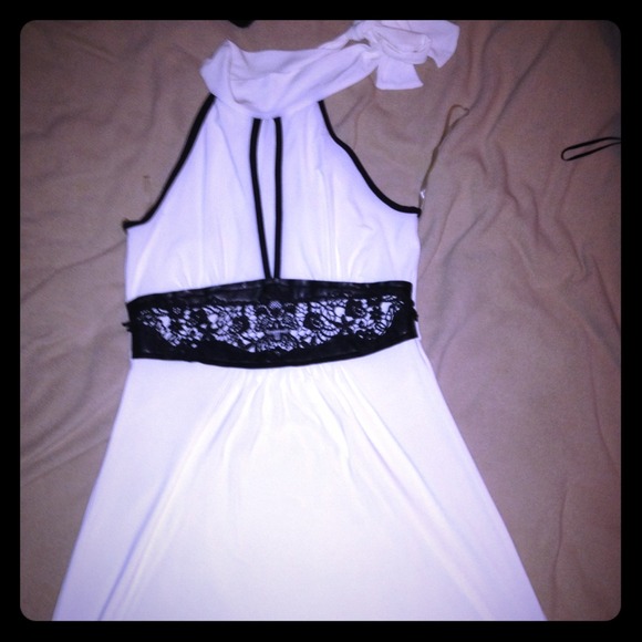 One of a kind creme and black dress - Picture 1 of 1