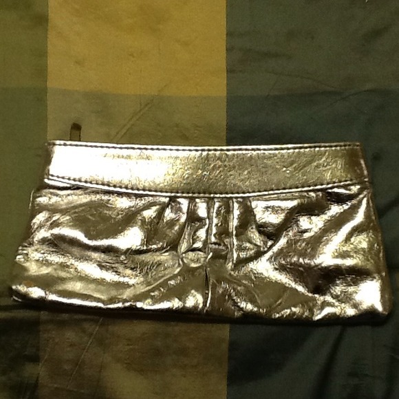 *SOLD - FREE GIFT W/ PURCHASE* Sephora Silv. Pouch