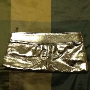 *SOLD - FREE GIFT W/ PURCHASE* Sephora Silv. Pouch