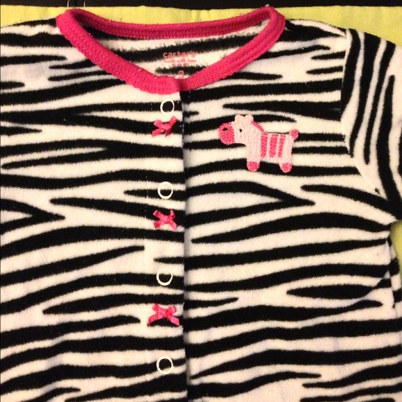 🚨Sold🚨NWOT Carter's footed pajamas 3 months - Picture 2 of 4