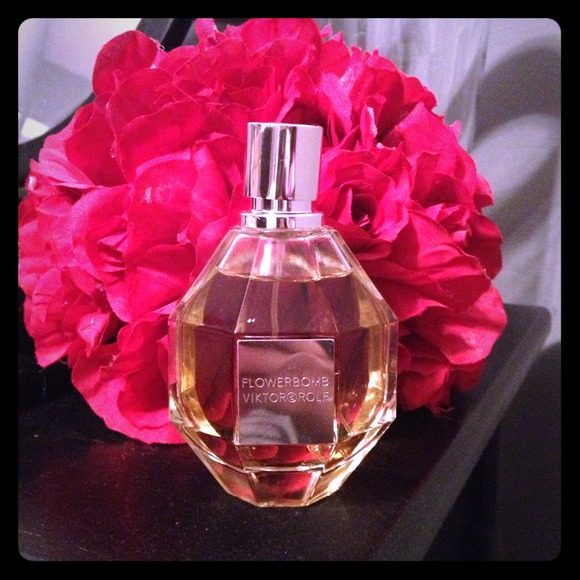 🚫Reserved🚫Viktor & Rolf Flowerbomb perfume