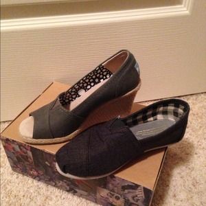 Earth slate toms