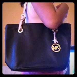 SOLD!!!Authentic Michael Kors Handbag