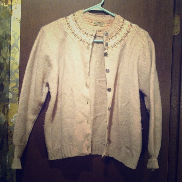 Vintage 100% wool cardigan