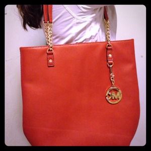 SOLD TO LOBUGG24💖💖Authentic Michael Kors Handbag