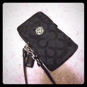 coach hand wallet