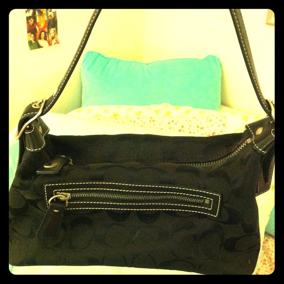 🚫SOLD🚫Small Coach shoulder bag