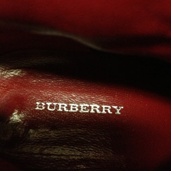 THEY FIT ME!❤Authentic Burberry plaid suede boots. - Picture 3 of 3