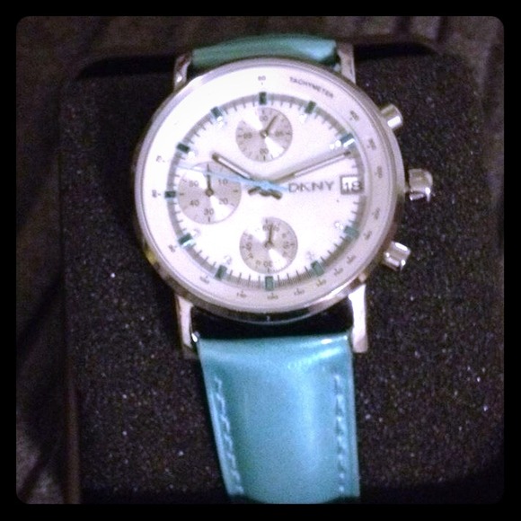 (SOLD) DKNY collection watch! It's a must have!