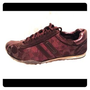 🔐ON RESERVE 🔒Coach Leather Wear. Walked w/love