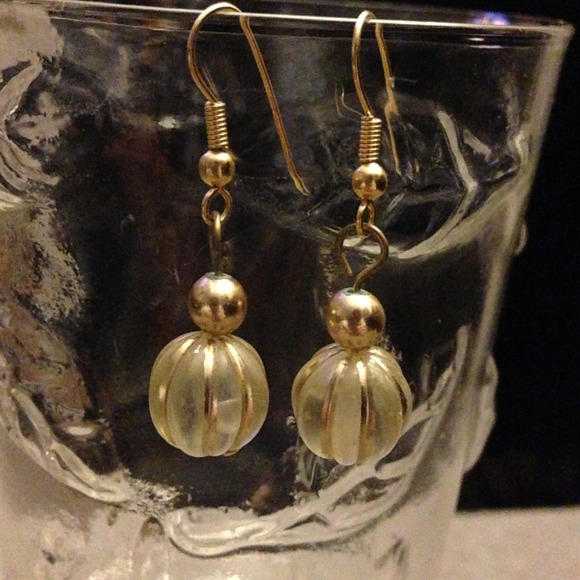 👛<GIFTED4 @aubreysmile>👛Matte gold-tone earrings - Picture 2 of 2
