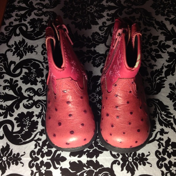 🚫SOLD🚫Pink baby girl boots
