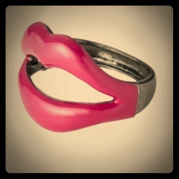SOLD NWT Pink lips bangle bracelet Jewelry