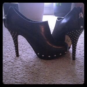 Rockstar studded black booties!