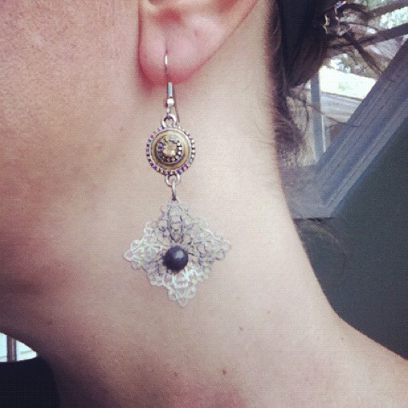 REDUCED!!  Beautiful handmade filigree earrings - Picture 2 of 2