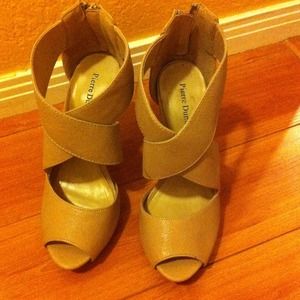 Never worn high heeled shoes and crossbody bag