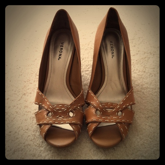 Tan with some cream stitches, wedges!